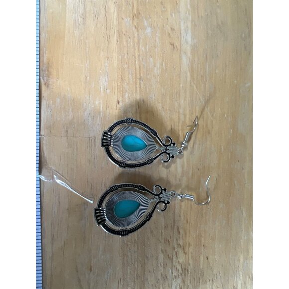 Vintage Style Turquoise Style Dangle Earrings Costume Southwestern Rodeo Cowgirl - Picture 3 of 6